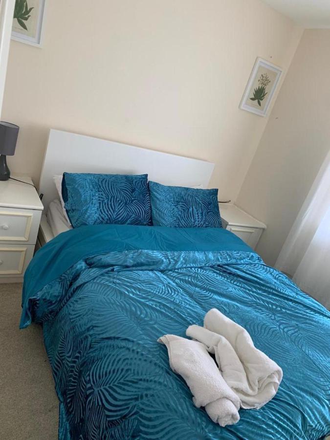Charming 2-Bed House In London Villa Exteriör bild